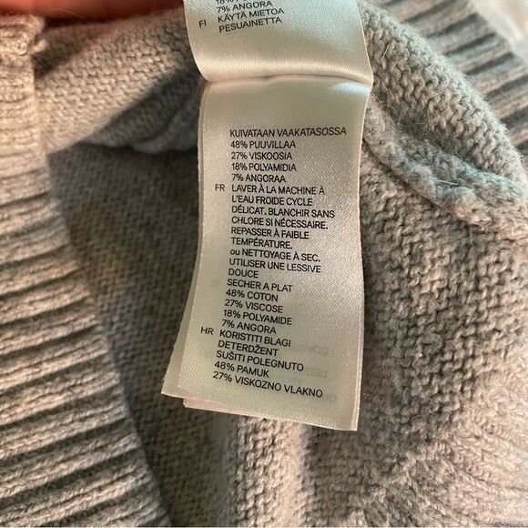 H&M Crew Neck Sweater size Small Gray Deer Knit Preppy Reindeer Jumper - Picture 11 of 11